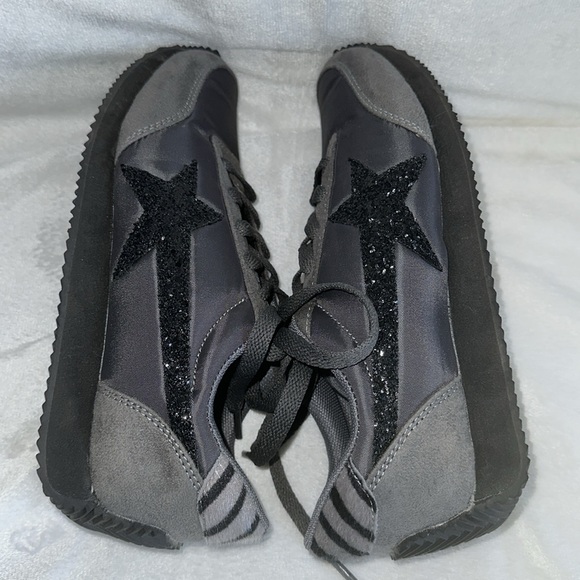 Very G Gypsy Jazz grey and black glitter star sporty sneakers size 7 - Picture 6 of 7